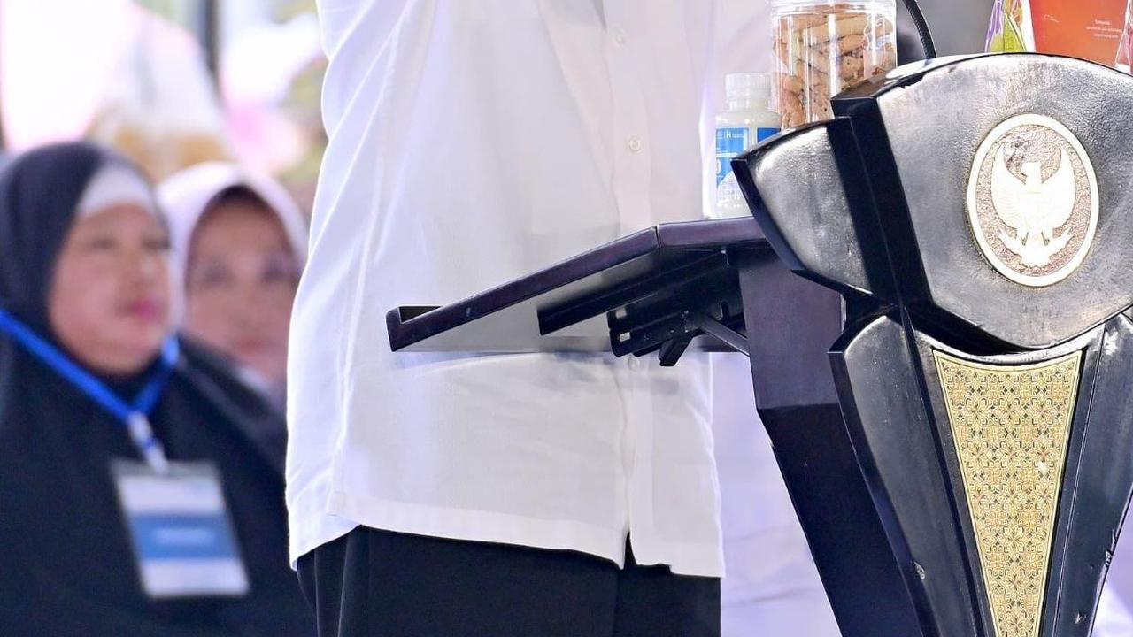 VIDEO: Jokowi Curhat Cucu Protes Lihat Wajahnya di Majalah: Wajah Mbah Digambar Jelek Banget