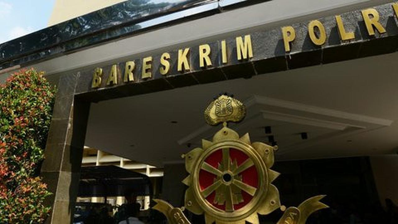 Jual jam 'Chanel' palsu, toko di ITC Mangga Dua dan Senen digeledah
