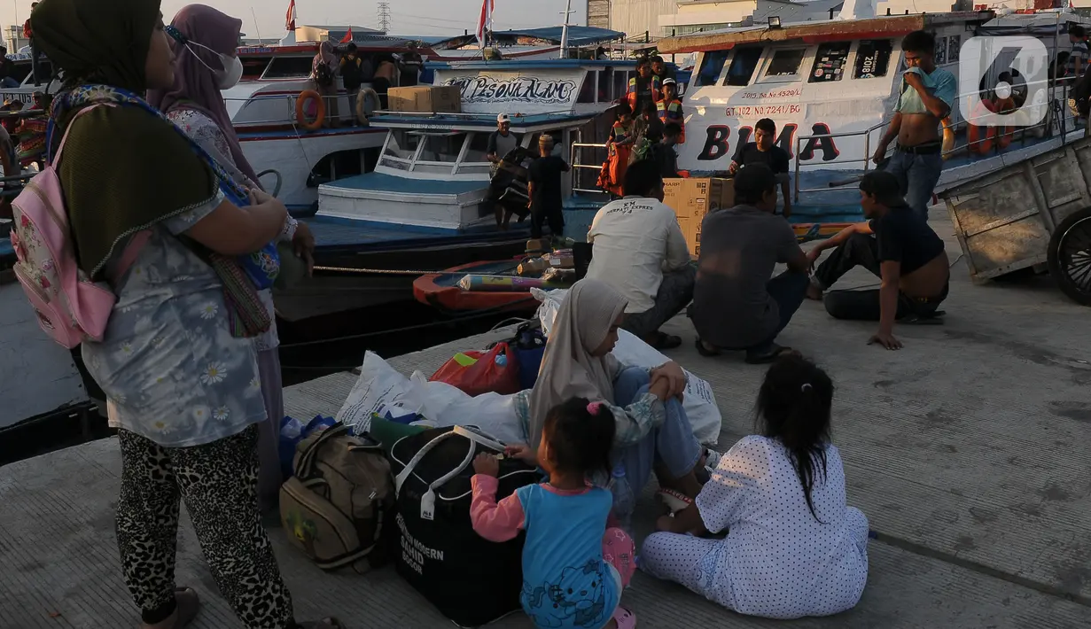 Para wisatawan masuk ke Kepulauan Seribu dari empat pintu masuk yaitu Pelabuhan Muara Angke, Marina Ancol, Tanjung Pasir dan Dermaga Cituis. (merdeka.com/Imam Buhori)