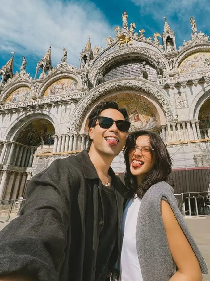 Vidi Aldiano dan Sheila Dara liburan bareng (Instagram/vidialdiano)