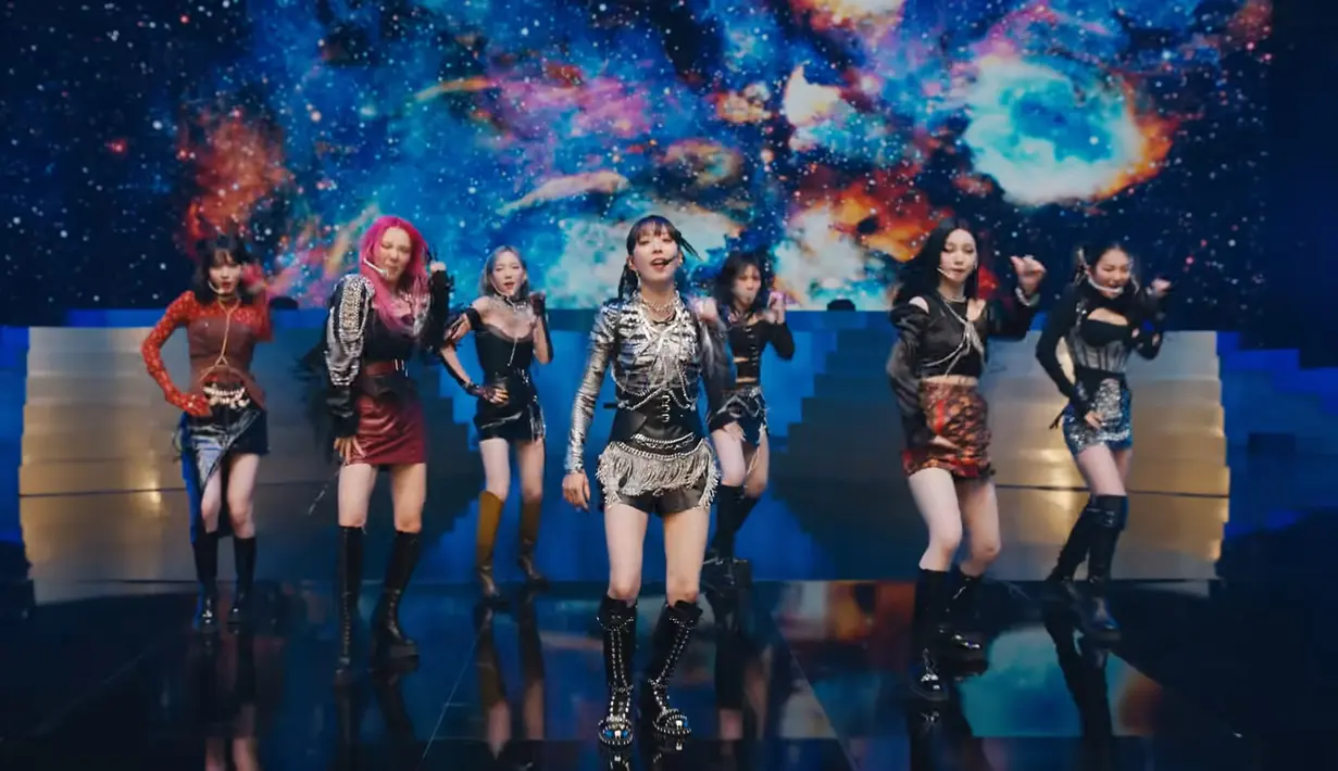 Beranggotakan 7 performer dengan visual andal, Girls on Top menggebrak dengan koreografi dan lagu yang bertenaga (YouTube Girls on Top)