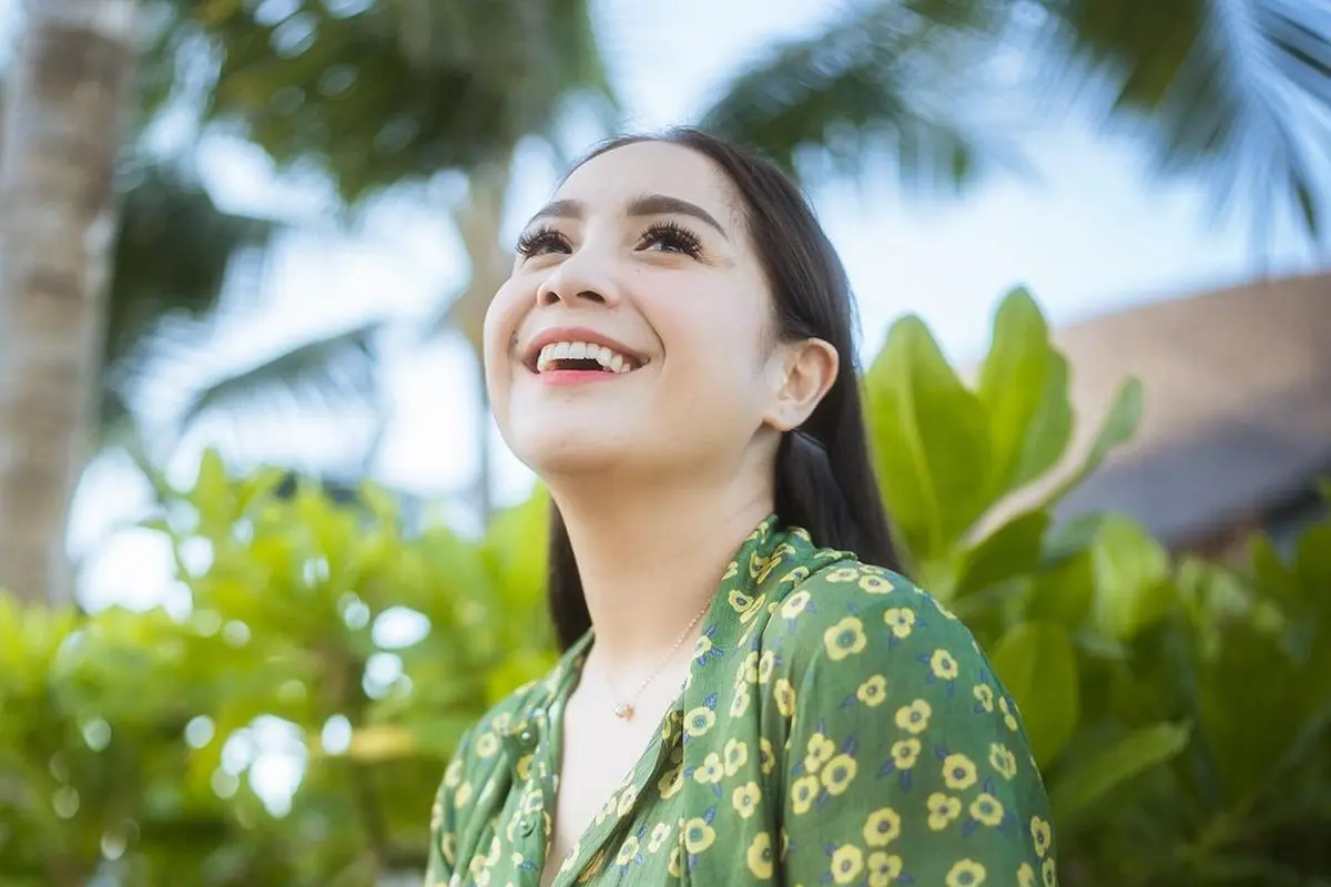 Tampilan Nagita Slavina Selama Liburan di Bali