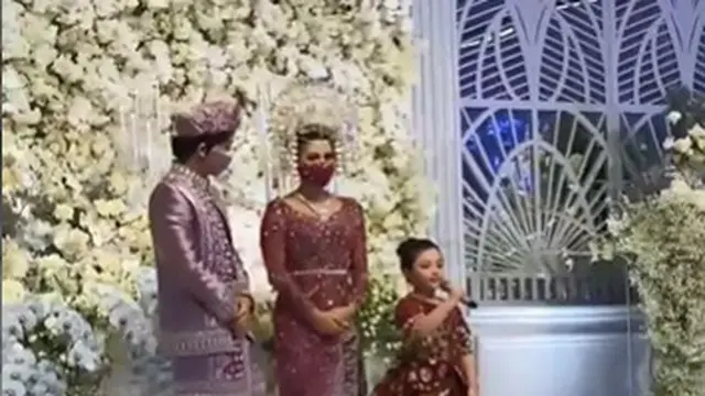 Beri Persembahan Lagu, Ini 6 Potret Kedekatan Arsy dan Aurel Hermansyah