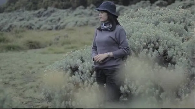 6 Pendaki Gunung Cantik yang Buktikan Wanita Itu Tangguh dan Kuat
