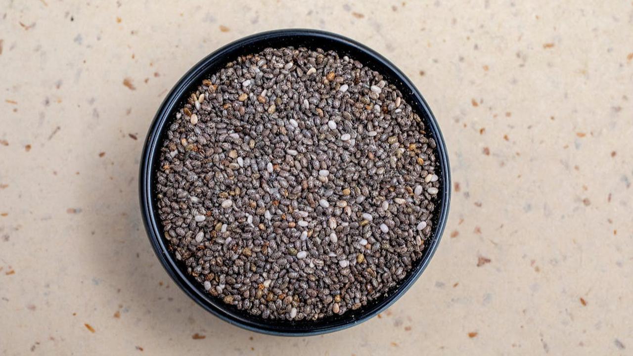 Turunkan Berat Badan Lebih Cepat dengan Chia Seed, Ini Waktu Konsumsinya