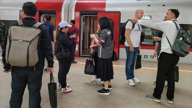 Kereta Cepat Jakarta-Bandung (KCJB)