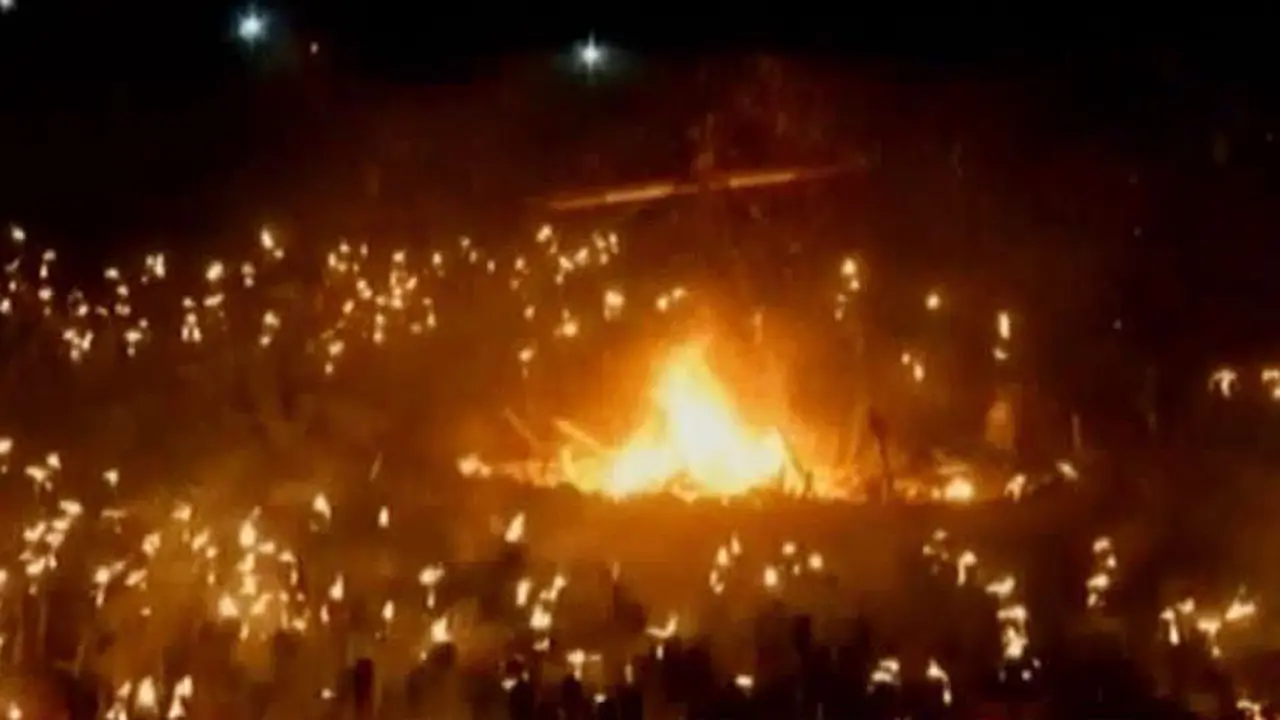 VIDEO: Festival Api Viking di Skotlandia