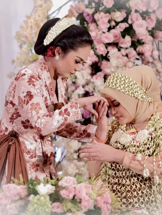 Tujuh bulanan Aurel Hermansyah (Instagram/ashanty_ash)