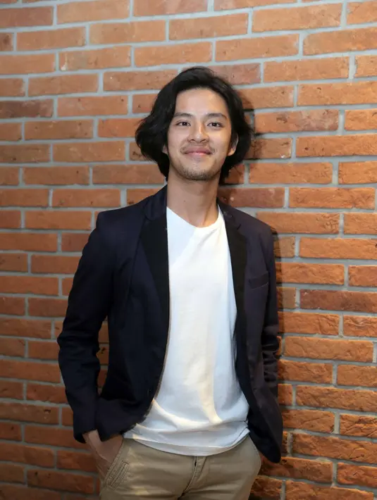 Mantan personel Samsh itu mengaku menemukan banyak manfaat dari yoga. Selain badan yang sehat, pikiran juga sehat. Bahkan, mempermudah dalam mendalami karakter yang akan diperankan. (Nurwahyunan/Bintang.com)