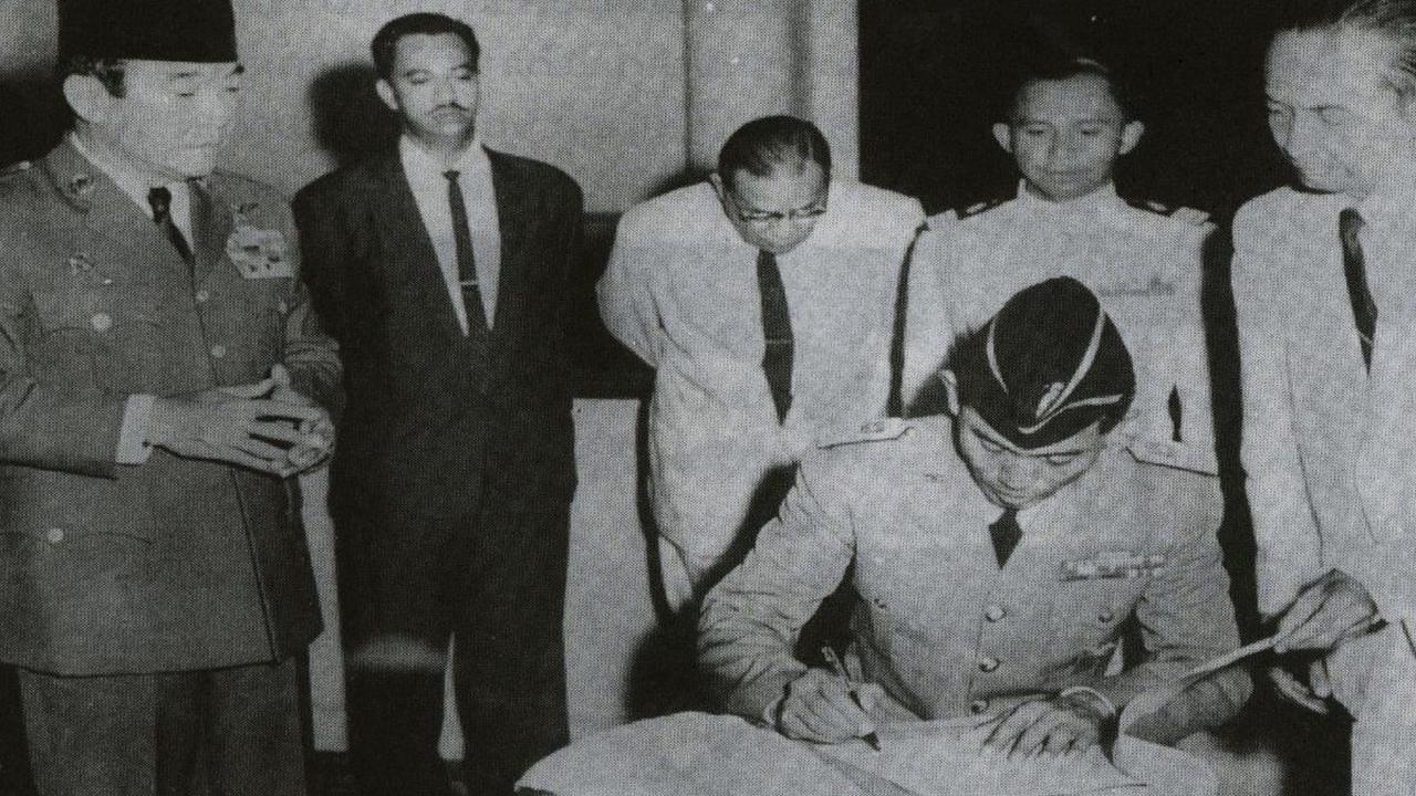 Kemarahan itu dibawanya saat menghadiri HUT Resimen Para Komando Angkatan Darat (RPKAD) tanggal 15 Juli 1965 di Jakarta, Yani menumpahkan kemarahannya pada PKI. <br>