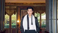 Potret Ji Chang Wook Hadiri Tom Ford Show di Paris Fashion Week