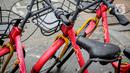 Kondisi sepeda sewa yang terbengkalai terparkir di Pasar Baru, Jakarta, Rabu (30/11/2022). Dinas Perhubungan DKI Jakarta akan menarik 218 unit sepeda sewa di 67 titik tambat di Ibu Kota secara bertahap karena kesulitan pendanaan dari operator. (Liputan6.com/Faizal Fanani)