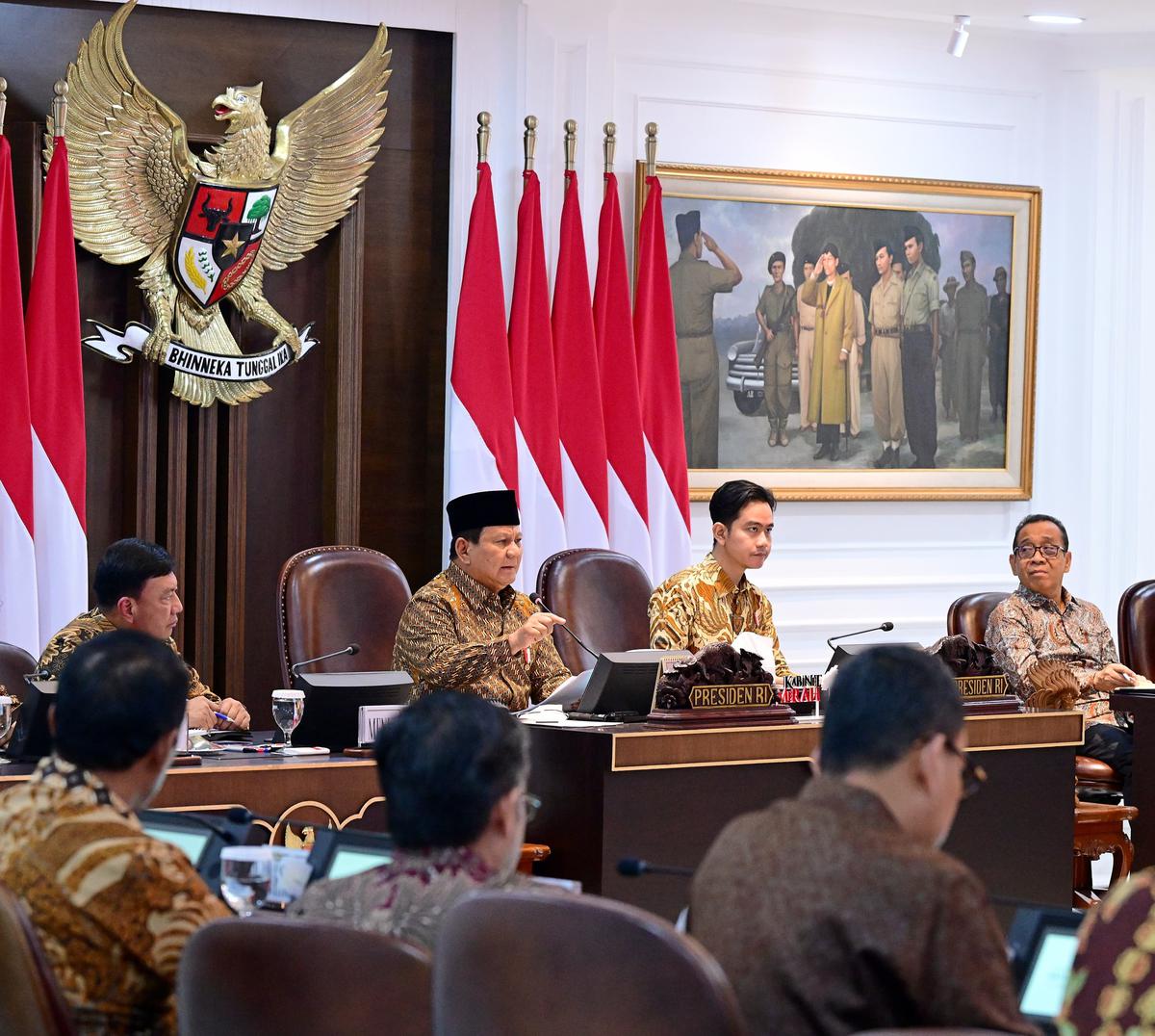 Prabowo-Gibran pimpin sidang kabinet perdana