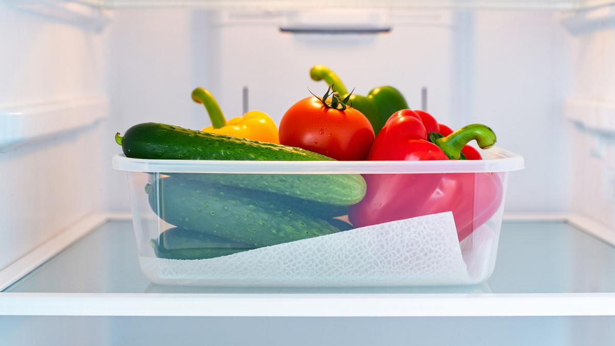 7 Cara Menyimpan Sayur Pakai Tisu di Kulkas agar Tetap Segar