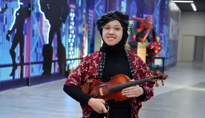 Syarifa Rahma Shahab atau Rahma Violin, seorang pemain biola cilik. (Dok. IST)
