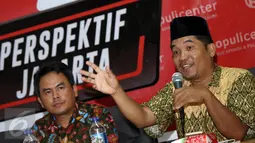 Pengamat politik, Ray Rangkuti memberi pandangan saat diskusi bersama komisioner KPUD DKI Jakarta di gedung KPUD Jakarta, Kamis (12/1). Diskusi membahas Menakar Efektifitas Debat, Meraih Simpati Publik. (Liputan6.com/Helmi Fithriansyah)