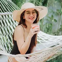 Selebgram Hana Hanifah dilaporkan ke Polres Metro Jakarta Selatan terkait dugaan melakukan promosi judi online. Hana Hanifah dilaporkan oleh Pengurus Besar Mahasiswa Muslimin Indonesia (PB SEMMI) pada 6 Juni 2022. (Instagram/hanaaaast)