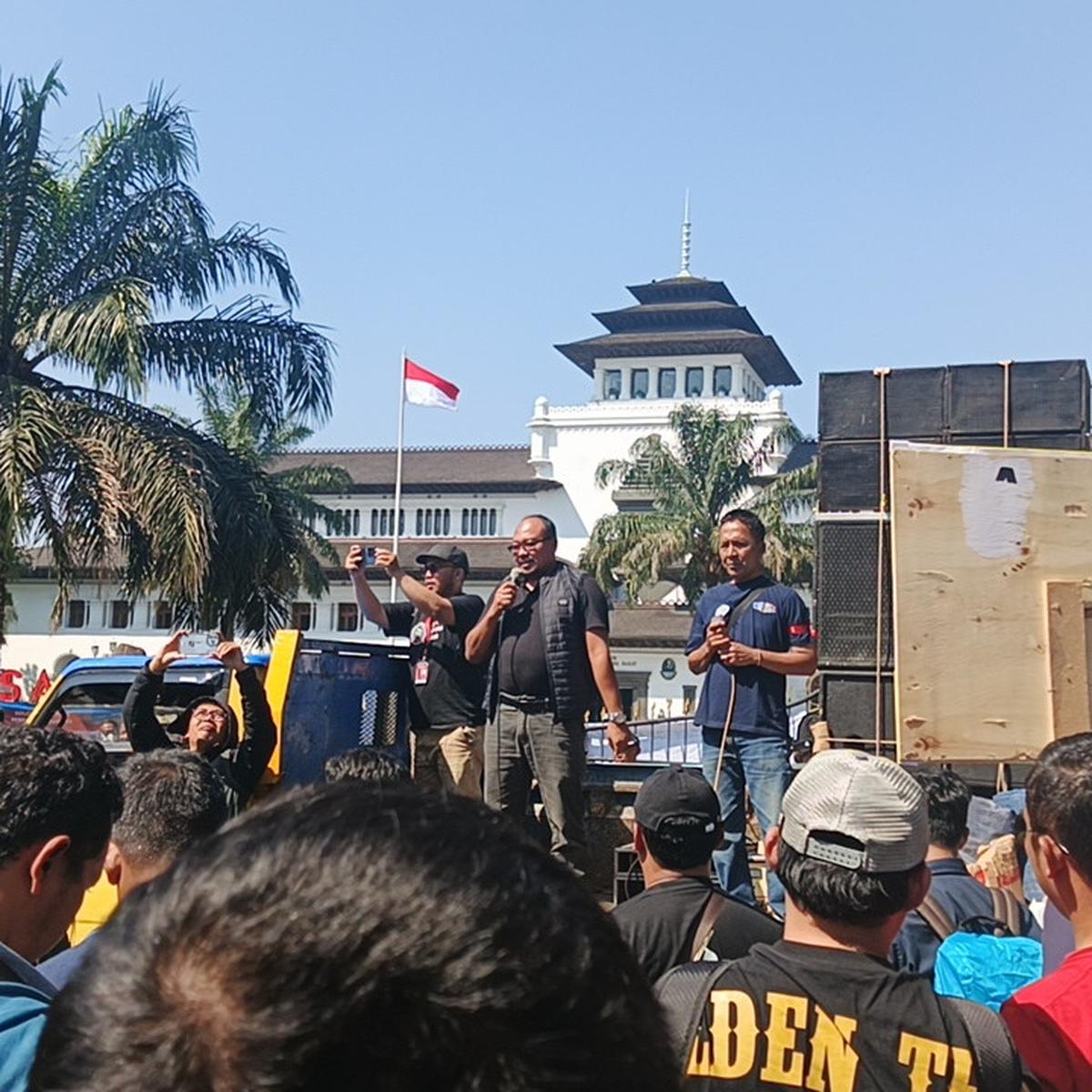 Demo Pekerja Pariwisata