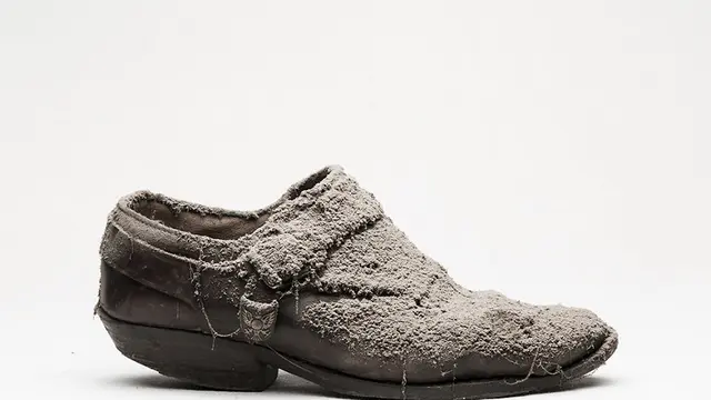 [Bintang] 10 Potret Usang Sepatu yang Sudah 25 Tahun Terlupakan