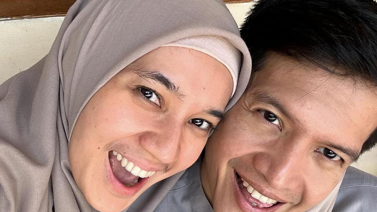 Dhini Aminarti Unggah Foto Terbaru Bareng Dimas Seto dan Perlihatkan Kemesraan: Semua Akan Indah Pada Waktunya