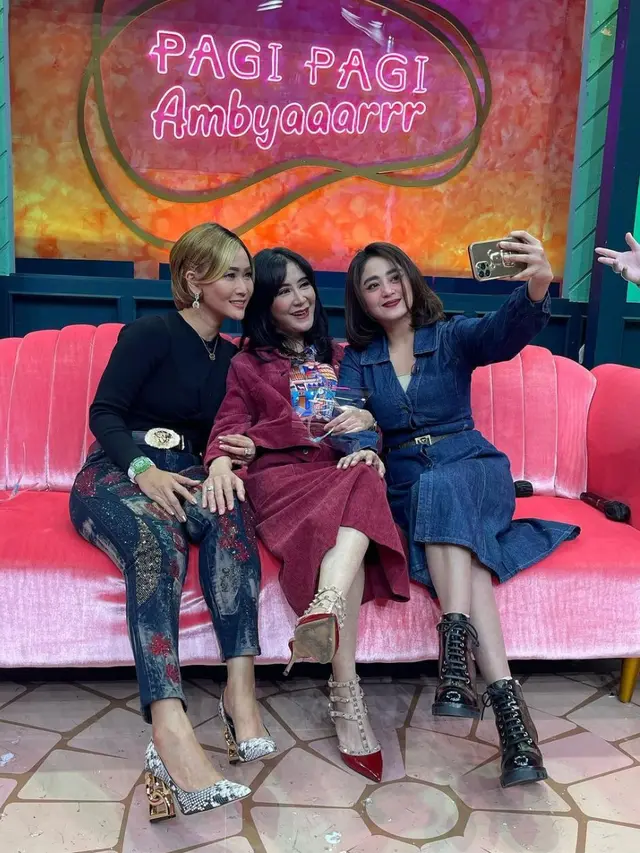 5 Potret Reuni Uut Permatasari, Inul Daratista dan Dewi Perssik, Diva Dangdut