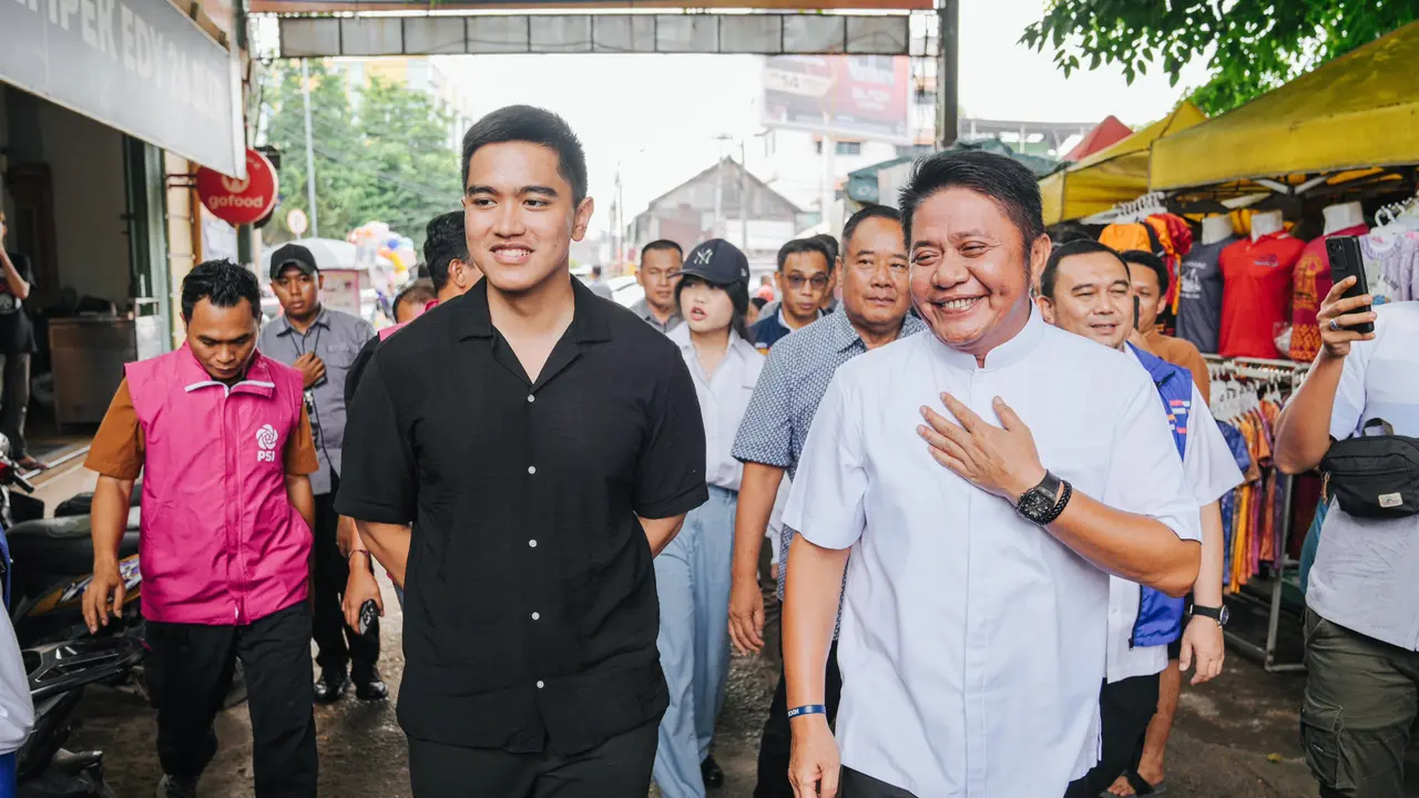 Ketua Umum Partai Solidaritas Indonesia (PSI) Kaesang Pangarep melanjutkan gerilya politiknya jelang masa pencoblosan Pilkada 2024. Usai berada di Sulawesi Utara, kini dia berada di Sumatera Selatan.
