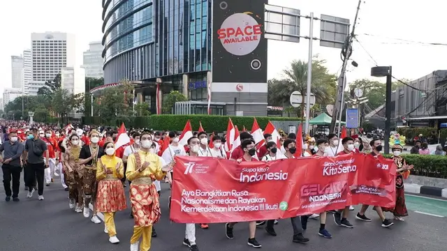 Lebih dari 1.400 Insan BCA mengikuti kegiatan jalan sehat bertema Gelora Indonesia. Acara jalan sehat tersebut juga disemarakkan dengan kegiatan olahraga dan seni di kawasan CFD (Car Free Day) Bundaran HI pada Minggu pagi (21/8/2022). (Dok BCA)