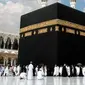 Beberapa orang Indonesia melakukan umrah sebelum naik haji. Bisa dibilang, Indonesia mempunyai peminat cukup besar untuk jemaah umrahnya.