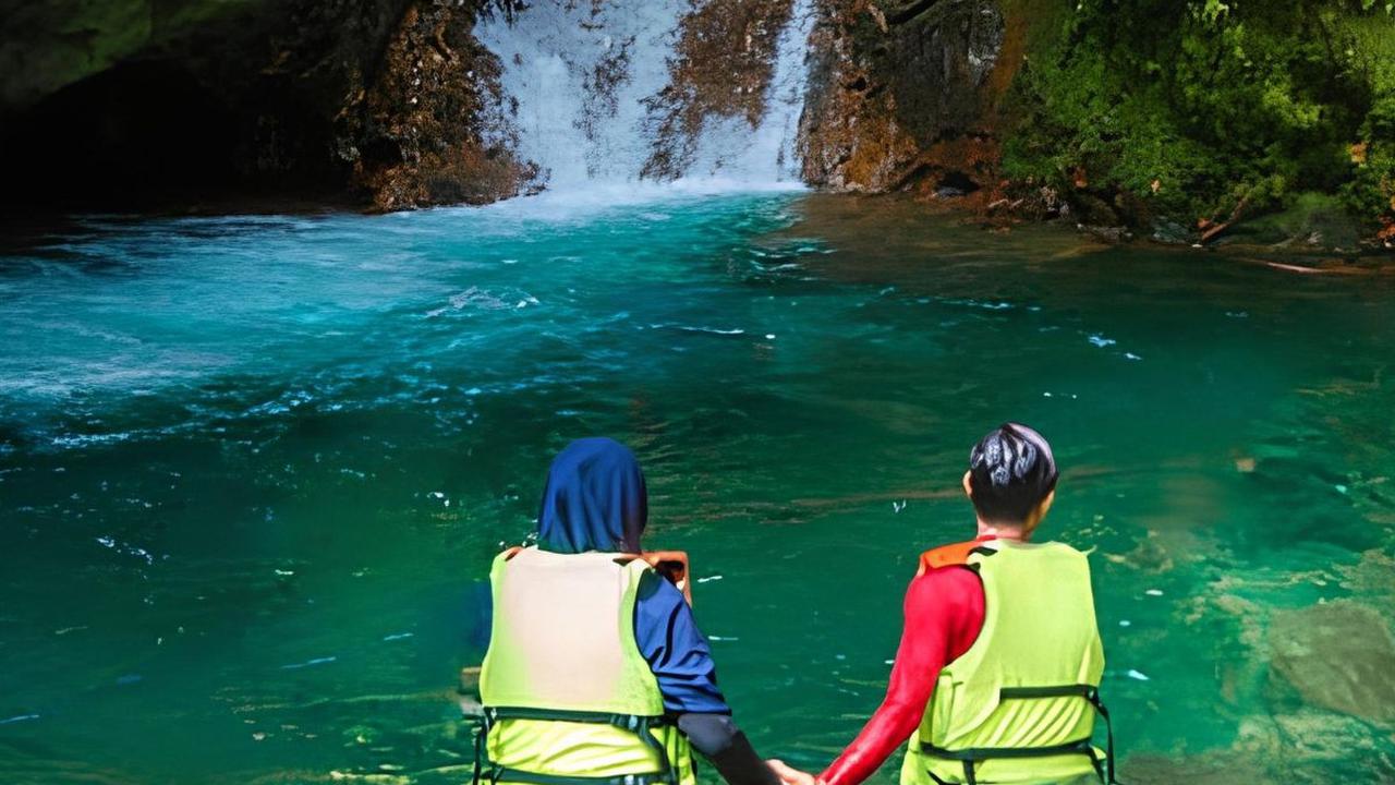Airnya Berwarna Biru Jernih, Intip Keindahan Curug Cibulao Hidden Gems di Bogor