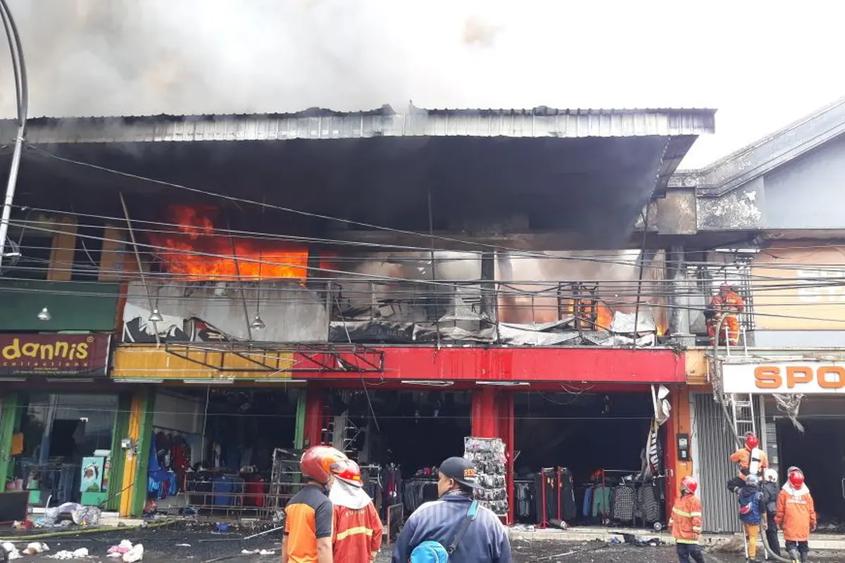 Baru Buka, Ruko Perlengkapan Olahraga di Kota Malang Dilalap Api