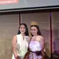 Potret Happy Salma dan Ariel Tatum dalam acara monolog "Mahkota" yang dilaksanakan pada Sabtu, 27 April 2024. (dok. Putri Astrian Surahman/Liputan6.com)