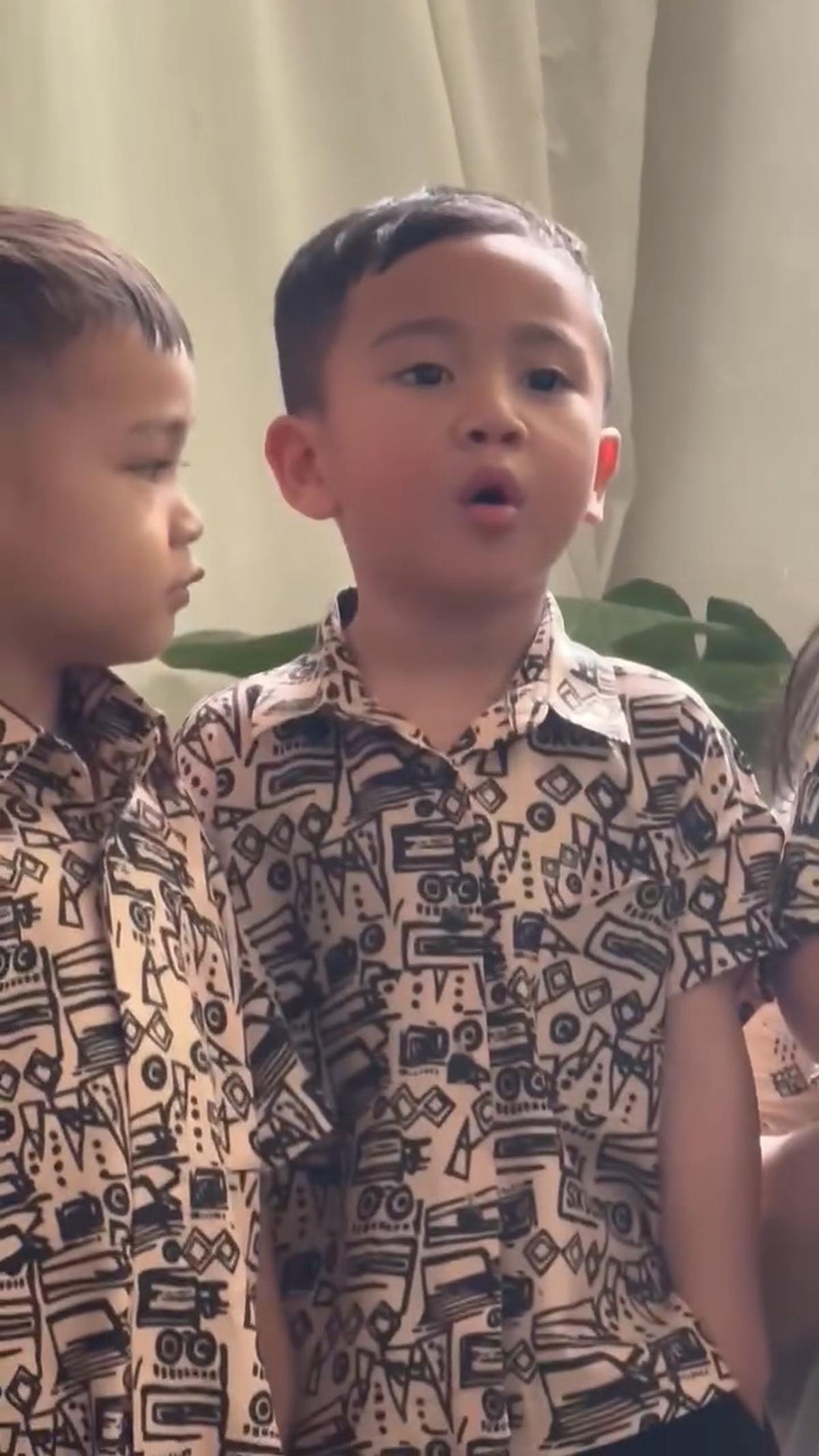 Momen Gemas Rayyanza saat Nyanyi Bareng Teman Sekelas ini Bikin Gemas
