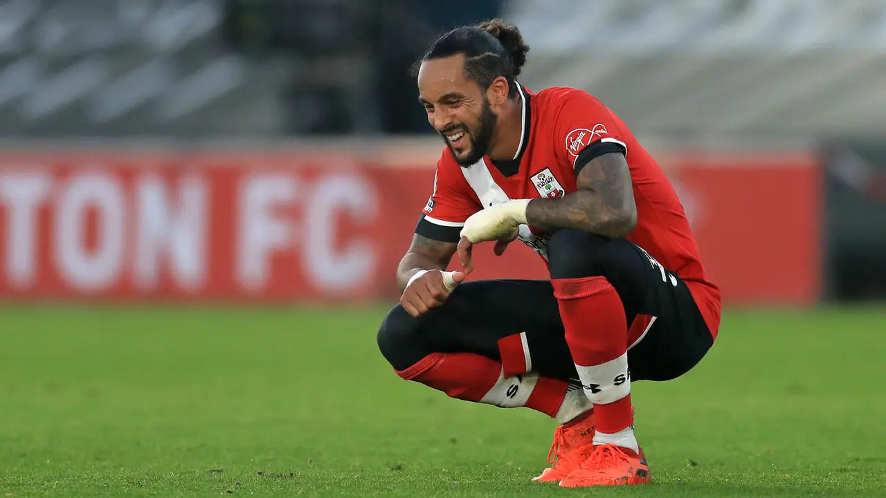 Foto: Deretan 5 Pemain Top yang Terancam Terdegdarasi di Liga Inggris 2022 / 2023, Termasuk Eks Gelandang Arsenal