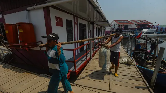 Melihat Rumah Apung di Kampung Nelayan Muara Angke