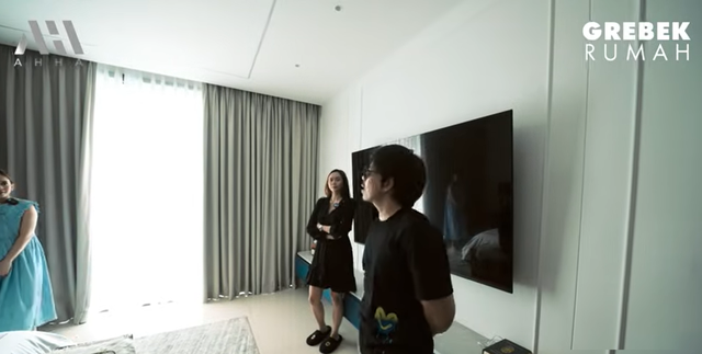 7 Potret detail kamar tidur Aura Kasih, gaya clean looks dan minimalis