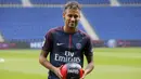 1. Neymar Jr (Paris Saint-Germain) – Pria asal Brasil ini menjadi pemain termahal di dunia setelah PSG memboyongnya dari Barcelona dengan harga 222 juta euro. Jumlah tersebut mengalahkan rekor Paul Pogba pada 2016. (AP/Michel Euler)
