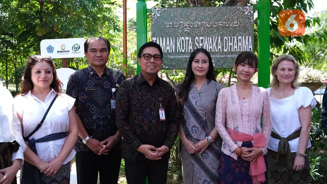PepsiCo Indonesia dan Bali Waste Cycle Ubah Limbah Plastik Jadi Papan Penunjuk Arah