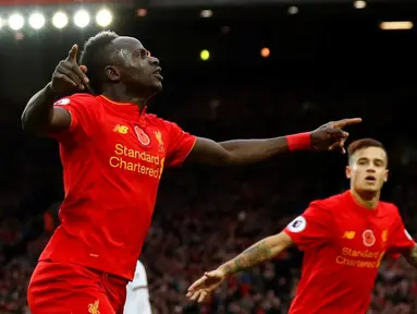  Liverpool tampil beringas dan memetik kemenangan telak 6-1 saat menjamu Watford di Stadion Anfield pada laga lanjutan Premier League 2016-2017, Minggu (6/11/2016). Sadio Mane mencetak 2 gol. (Action Images via Reuters/Jason Cairnduff)