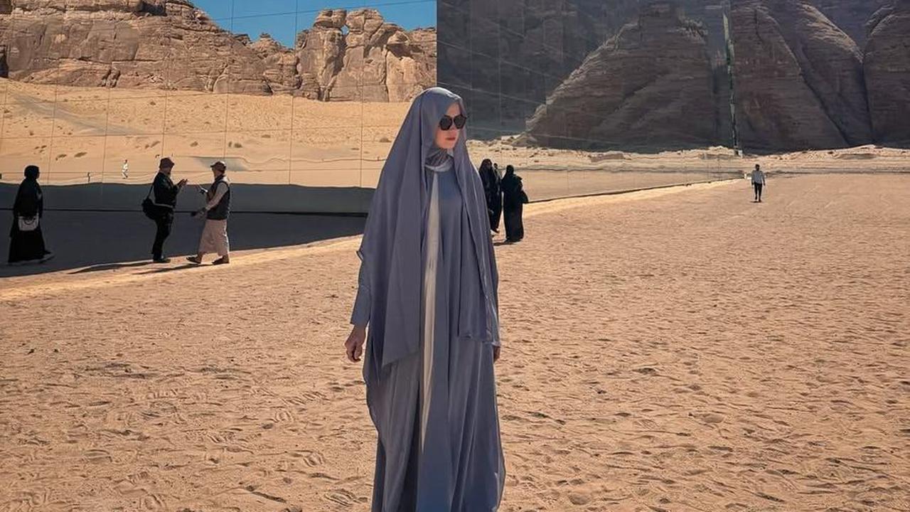 Potret Kimberly Ryder Ungkap Alasan Gagal Berangkat Haji Tahun Ini