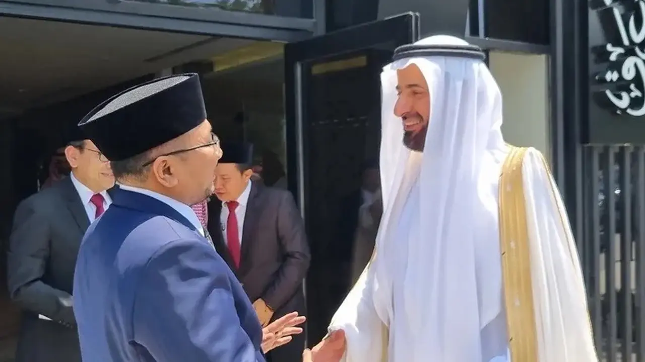Menteri Agama Republik Indonesia (Menag RI) Yaqut Cholil Qoumas bertemu dengan Menteri Haji dan Umrah Arab Saudi, Tawfiq F Al Rabiah.
