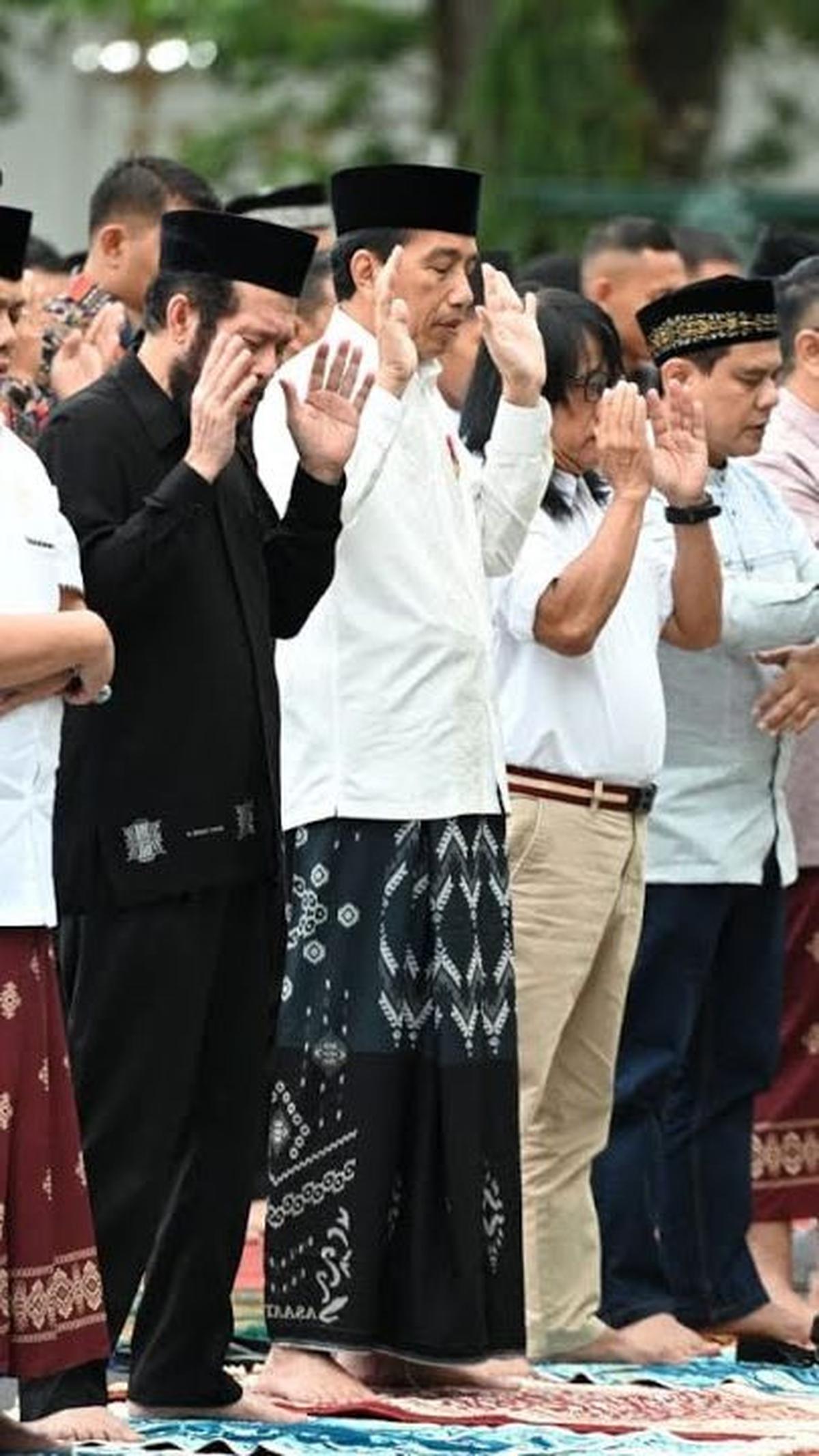 Berdasarkan informasi, diketahui jika video tersebut diambil saat pelaksanaan sholat Idul Fitri di Istana Kepresidenan Gedung Agung, Yogyakarta, 29 Juni 2023. <br>