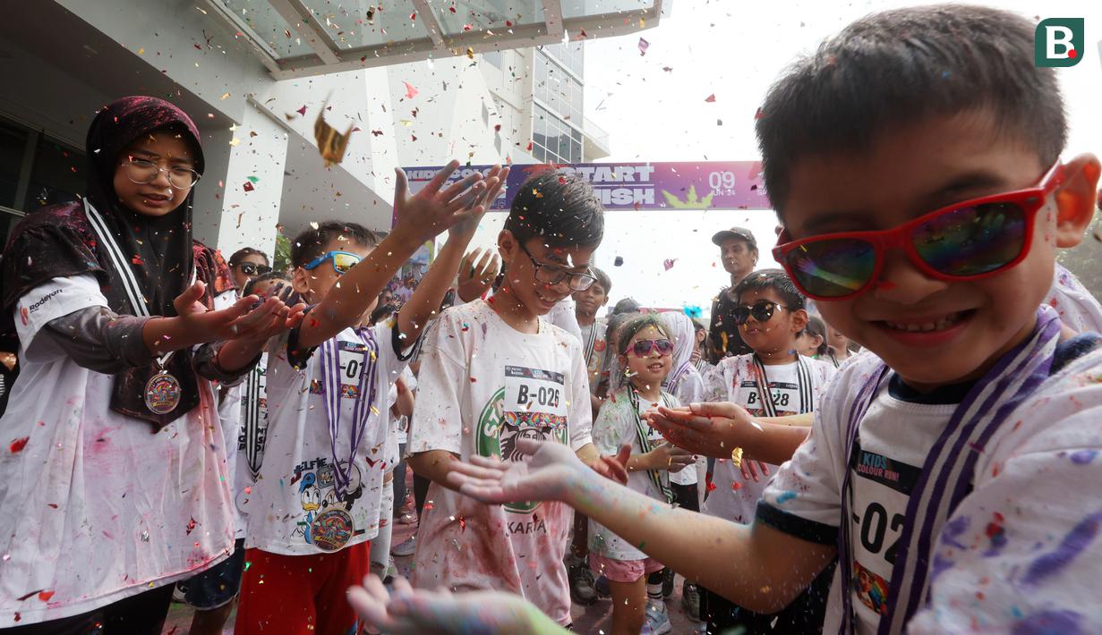 Lomba lari yang diikuti anak umur empat tahun hingga 15 tahun ini memperebutkan total hadiah sebesar Rp. 5 Juta. (Bola.com/M Iqbal Ichsan)