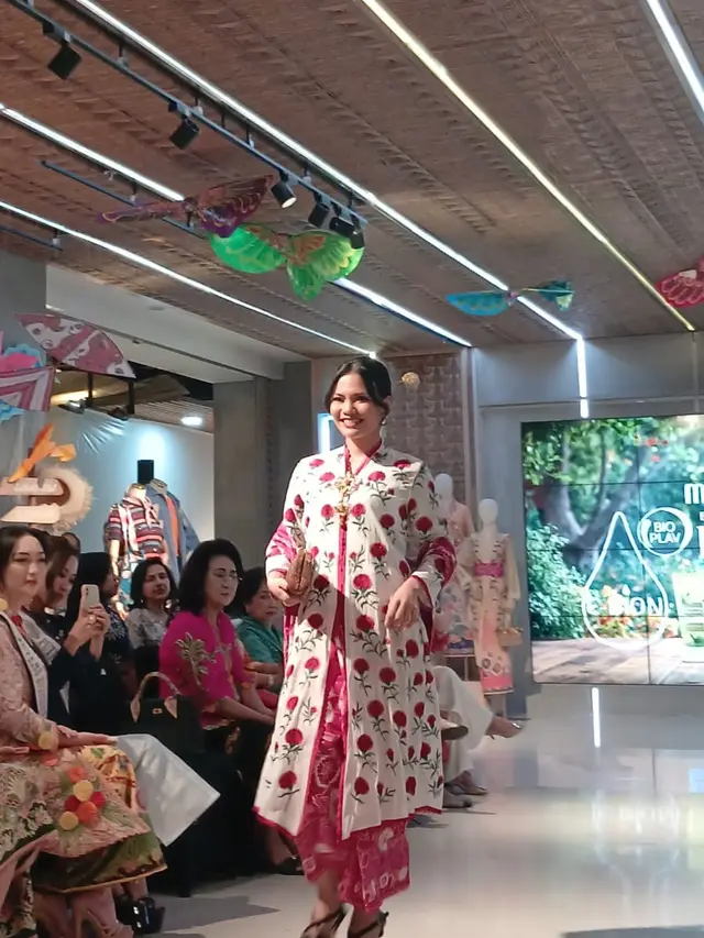 Hari Kebaya Nasional 2026 di Sarinah Thamrin, Jakarta, Jumat (24/7/2026)  (Liputan6.com/Nurri Indah)