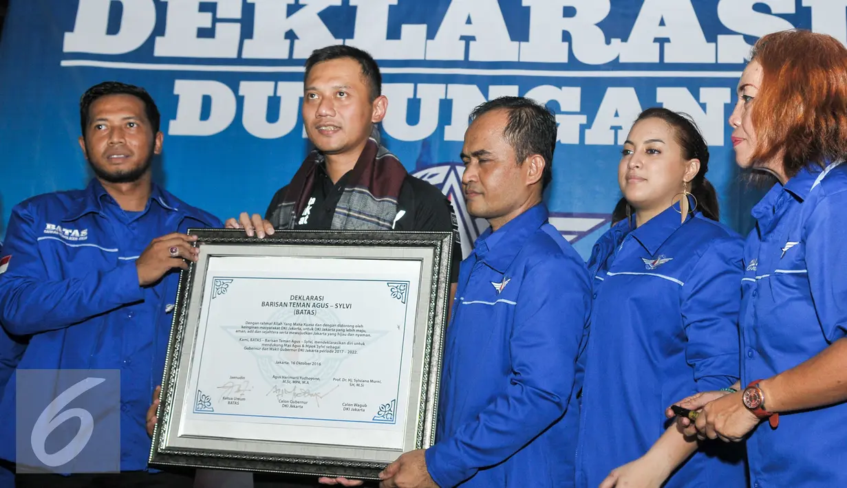 Barisan Teman Agus-Sylvi (Batas) deklarasikan dukungan untuk pasangan Cagub dan Cawagub DKI Jakarta, Agus Harimurti Yudhoyono-Sylviana Murni, Jakarta, Minggu (16/10). (Liputan6.com/Yoppy Renato)