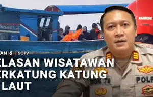Belasan Wisatawan Terkatung-katung di Laut