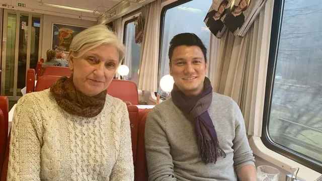 Berasal dari Jerman, Ini 6 Potret Christian Sugiono dan Ibunda