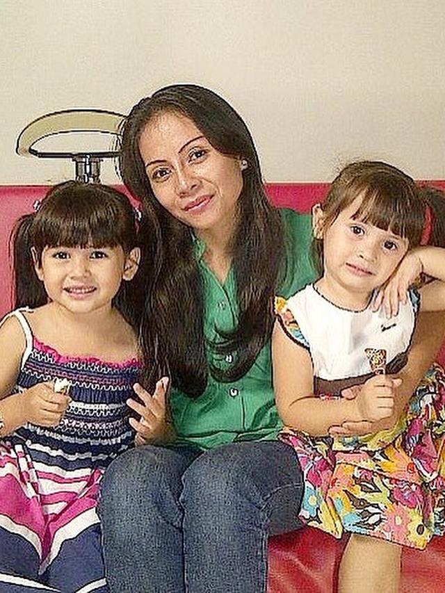 6 Potret Masa Kecil Sandrina Michelle dan Richelle, Bikin Gemas