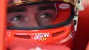 Pembalap Monegasque Ferrari, Charles Leclerc bersiap untuk sesi latihan pertama Grand Prix Formula1 Bahrain di Sirkuit Internasional Bahrain, Sakhir pada 29 Februari 2024. (ANDREJ ISAKOVIC/AFP)