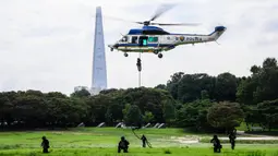 Pemerintah kota Seoul secara bersamaan menggelar latihan pertahanan sipil. (ANTHONY WALLACE/AFP)