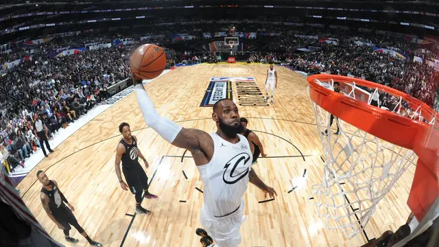 Aksi LeBron James